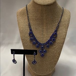 Rhinestone and blue necklace with earrings